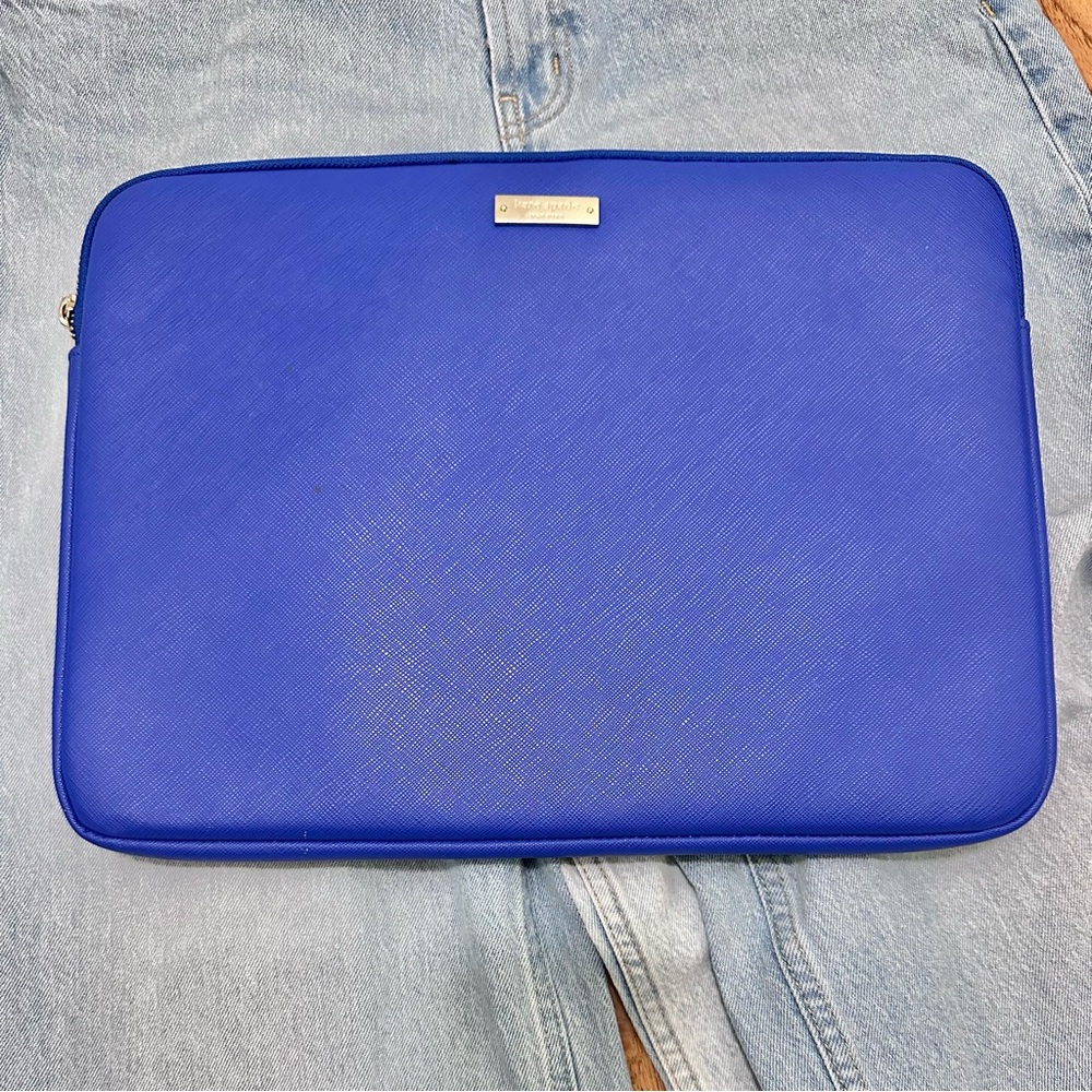 Kate Spade Blue Tablet / Ipad Laptop PC Sleeve with Matte Finish